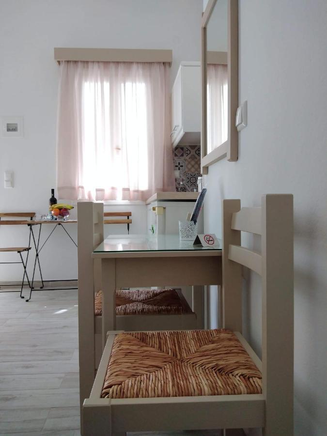 Nick'S Studio 2 Parikia  Bagian luar foto